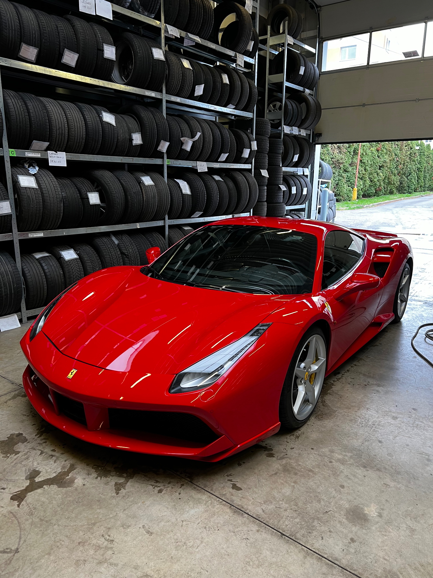 Ferrari 488 – vícekrokové leštění laku